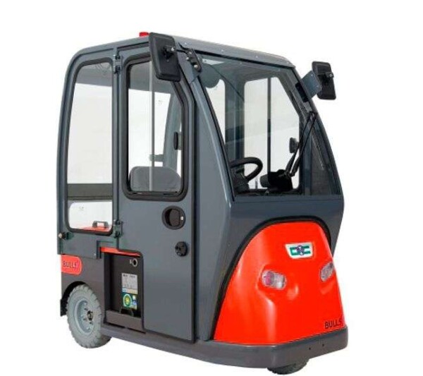 Tractor Eléctrico cabinado conductor a bordo 5.000 Kg