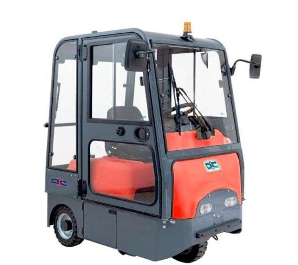 Tractor Eléctrico cabinado conductor a bordo 7.000 Kg