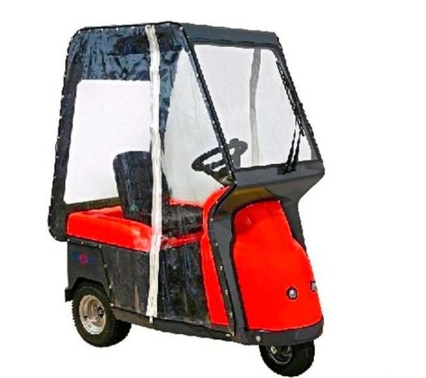 Tractor Eléctrico cabinado conductor a bordo 2.000 Kg